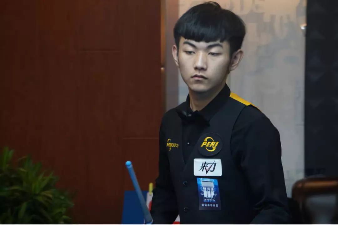 现出非凡的 现出非凡的